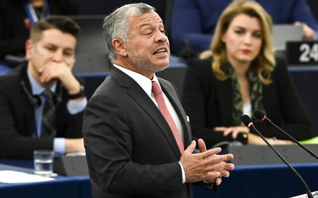 Le roi Abdallah II de Jordanie prononce un discours au Parlement européen, le 15 janvier 2020, à Strasbourg. (Photo de Frédéric FLORIN / AFP)