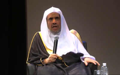 Mohammed al-Issa, le secrétaire général de la Ligue islamique mondiale, s'exprimant le 25 avril 2018 au Musée du patrimoine juif - Un mémorial vivant de la Shoah. (Capture d'écran : American Sephardi Federation)