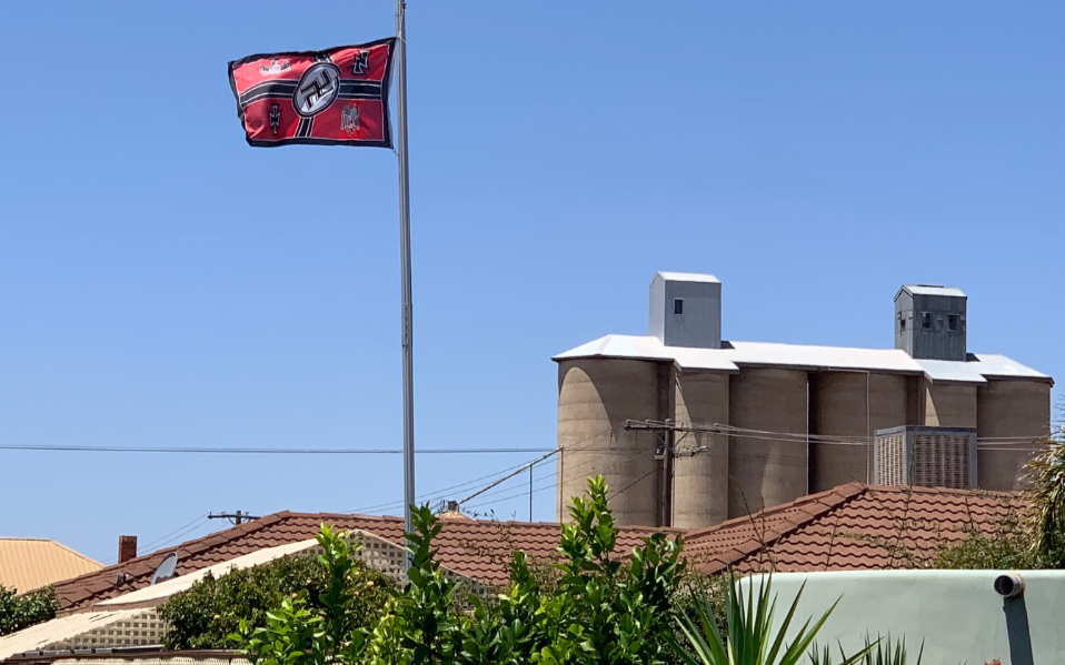 Australie : un drapeau nazi retiré d'une maison après des pressions du  voisinage - The Times of Israël