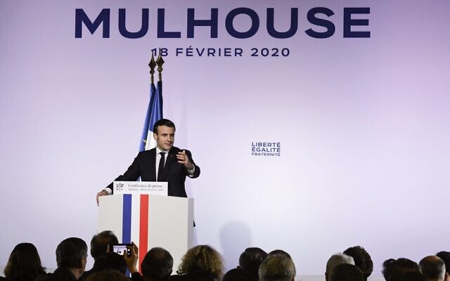 Le président français Emmanuel Macron lors de son discours à Mulhouse, dans l'est de la France, le 18 février 2020. (Crédit : SEBASTIEN BOZON / AFP)
