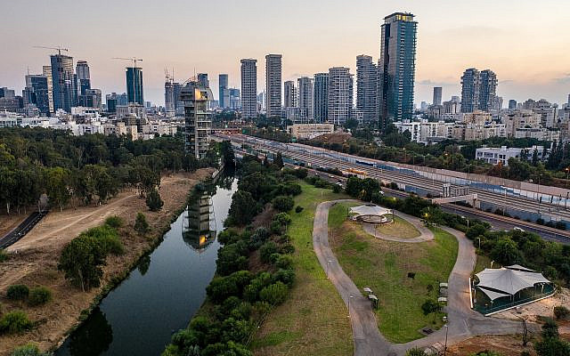 Une vue de Tel Aviv, le 10 septembre 2018. (Crédit : Matanya Tausig/FLASH90)