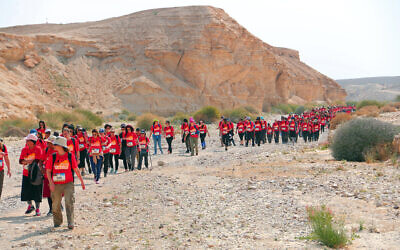 La 3e randonnée des "Femmes qui déplacent des montagnes" en solidarité avec les femmes enchaînées. (Irit Amit/Autorisation)
