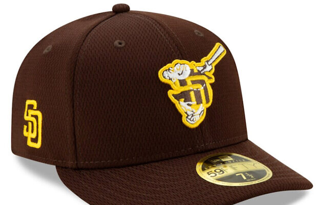 Le logo de la nouvelle casquette d’entraînement printanière du club des San Diego Padres suscite la controverse. (Crédit : MLBshop.com via JTA)