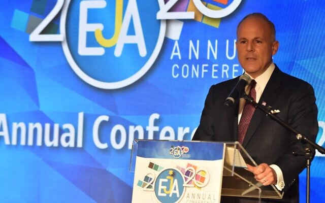 Elan Carr, l'envoyé spécial américain chargé de la lutte contre l'antisémitisme, prend la parole lors d'une conférence organisée par l l'Association juive européenne (EJA) à Paris, le 24 février 2020. (Autorisation)