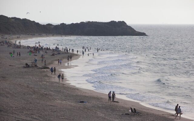 Vue de la plage Palmachim dans le sud d'Israël, le 3 novembre 2012 (Crédit : Yonatan Sindel / Flash90)