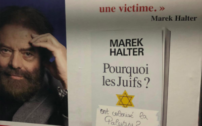 L’une des affiches dégradées du dernier livre de Marek Halter dans le métro parisien. (Crédit : UEJF / Twitter)