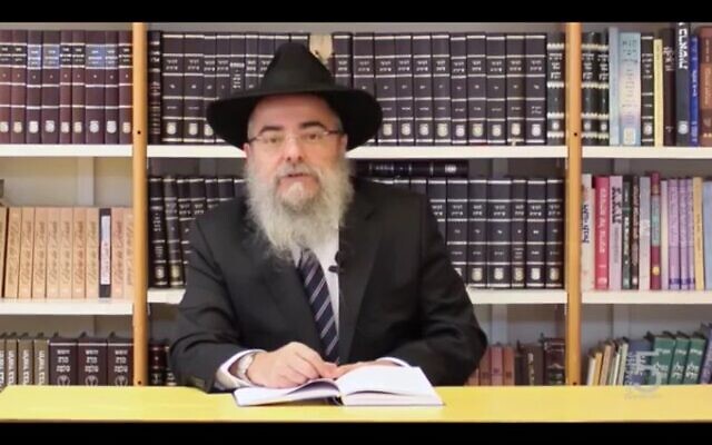 Le rabbin André Touboul, directeur de l’école juive Beth Hanna. (Crédit : capture d’écran / Twitter)