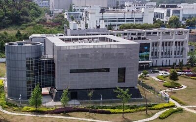 Une vue aérienne montre le laboratoire P4 de l'Institut de virologie du Wuhan dans la province d'Hubei du centre de la chine, le 17 avril 2020. (Photo par Hector RETAMAL / AFP)