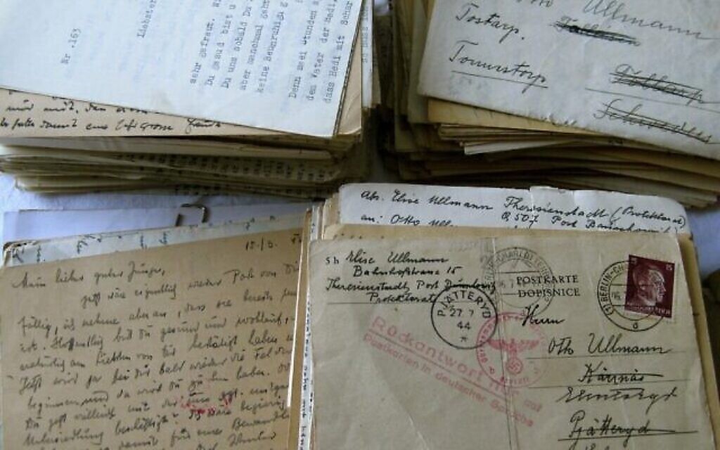 La collection des lettres envoyées pendant la guerre à Otto Ullman (Crédit : Elisabeth Åsbrink)