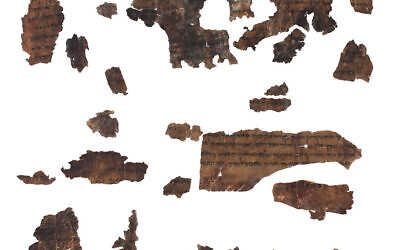 Le rouleau d'Isaiah de la collection des manuscrits de la mer Morte de l'IAA. (Crédit : Shai Halevi, avec l'aimable autorisation de l'Autorité israélienne des Antiquités)