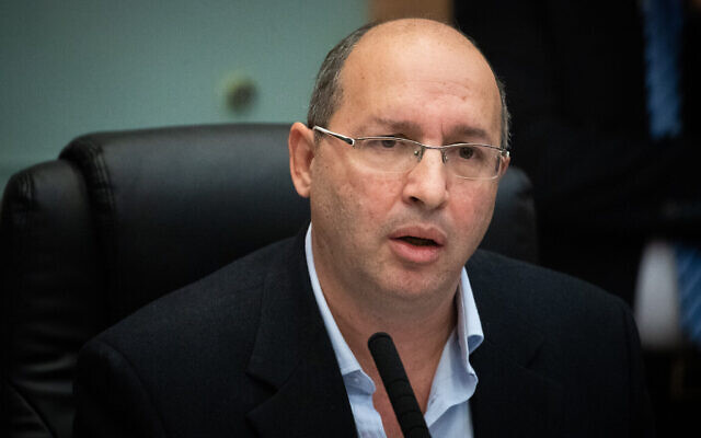 Le député Avi Nissenkorn, chef de la commission des arrangements de la Knesset, à la Knesset, le 11 décembre 2019. (Yonatan Sindel/Flash90)