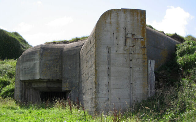 Le bunker d'Alderney, probablement construit par des travailleurs réduits en esclavage à Sylt et dans d'autres camps (Crédit : Andree Stephan/ CC BY 3.0/ via Antiquity Publications)