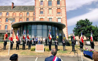 La cérémonie devant le centre Saint-Pierre d’Angers, le 19 juillet 2020. (Crédit : Ville d’Angers)