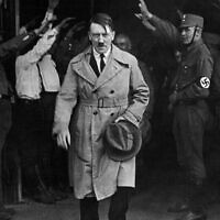 Adolf Hitler et les membres du parti nazi avant la Seconde Guerre mondiale. (Domaine public)