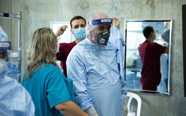 Le personnel médical de Tsahal se prépare à ouvrir deux salles de coronavirus dans le centre médical Rambam de Haïfa (Tsahal)