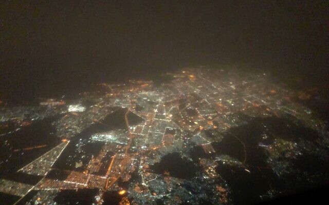 L'Arabie saoudite vue du ciel depuis un avion Israir, le 8 novembre 2020. (Crédit : Israir/Twitter)