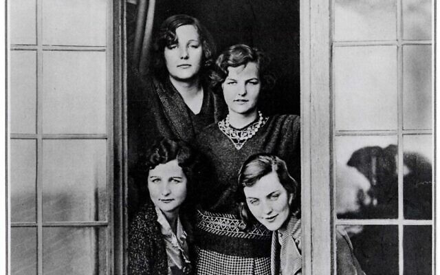 6 janvier 1932 : couverture de "The Sketch" mettant en vedette (dans le sens des aiguilles d'une montre à partir du haut à gauche) Unity, Jessica, Diana et Nancy Mitford (Auteur inconnu, domaine public, via Wikimedia Commons)