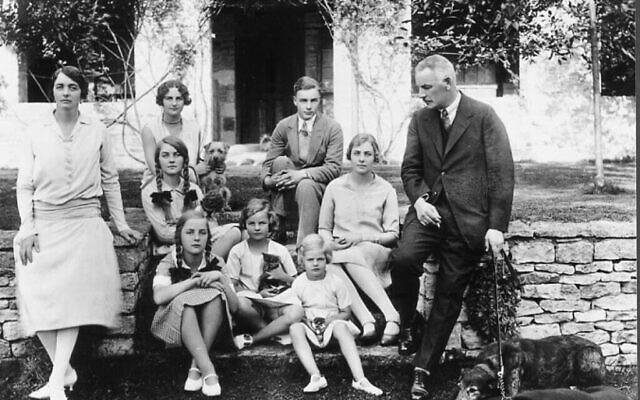 La famille Mitford, 1928. (Auteur inconnu, domaine public, via Wikimedia Commons