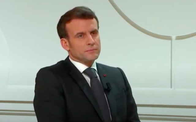 Emmanuel Macron lors d'une interview avec le think-tank Atlantic Council, le 4 février 2021 (Crédit : capture d'écran YouTube)