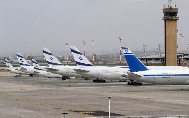 Des Boeing 737 d'El Al Airlines sur le tarmac de l'aéroport international Ben Gurion, près de Tel Aviv, le 10 mars 2020. (Jack Guez/AFP)
