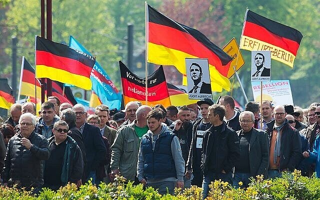 Une manifestation du parti nationaliste allemand AfD (Alternative pour l'Allemagne) le 1er mai 2017 à Erfurt, dans le centre de l'Allemagne. (Crédit : AP / Jens Meyer)