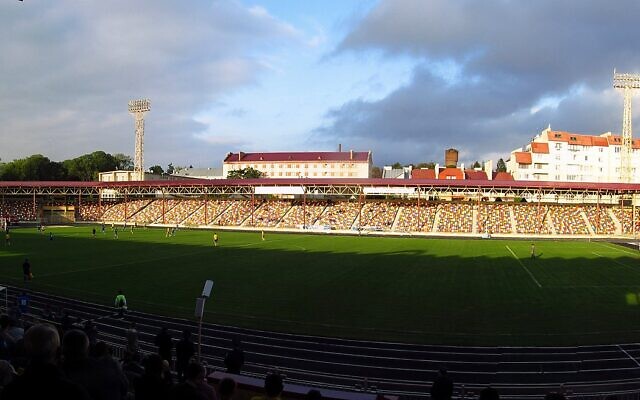 Le stade de Ternopil, en 2009. (Crédit : CC BY-SA 3.0)