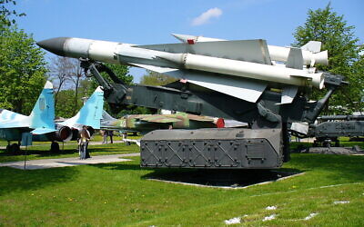 Un missile d'interception SA-5 exposé au musée des forces aériennes ukrainiennes. (George Chernilevsky/Wikimedia/CC BY-SA 3.0)