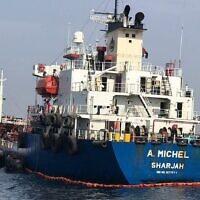 Le pétrolier battant pavillon émirati A. Michel, l'un des quatre navires endommagés par ce que les officiels du Golfe ont qualifié d'attaque de "sabotage" au large de la côte des EAU, le 13 mai 2019. (Crédit : UAE National Media Council via AP)