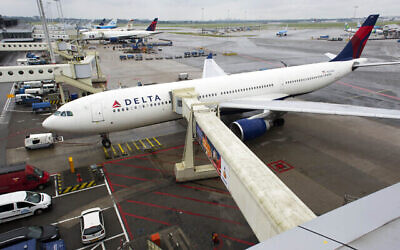 Illustration : Un avion Delta à l'aéroport de Schiphol à Amsterdam, le mercredi 7 août 2013. (AP Photo / Evert Elzinga)