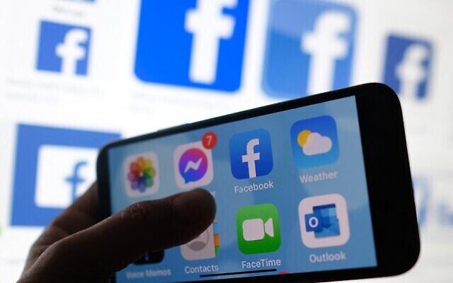 Israël veut que les réseaux sociaux expliquent aux internautes pourquoi ils  sont censurés - The Times of Israël