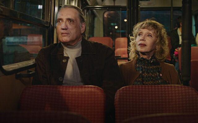 Vladimir Friedman et Maria Belkin dans "Golden Voices". (Crédit : Music Box Films/ via JTA)