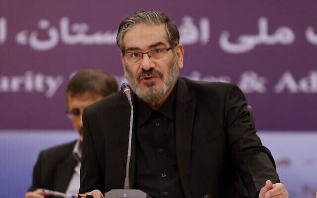 Dans cette photo d'archives prise le 26 septembre 2018, Ali Shamkhani, secrétaire du Conseil suprême de sécurité nationale iranien, prend la parole lors de la première réunion des secrétaires à la sécurité nationale dans la capitale iranienne de Téhéran. (Crédit : ATTA KENARE / AFP)