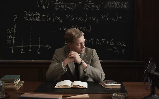 Une photo de "Adventures of a Mathematician" du réalisateur Thor Klein. (Crédit : Avec l'aimable autorisation de Dragonfly Films)