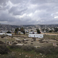 Une vue générale de l'implantation de Givat Hamatos à Jérusalem-Est, le 15 novembre 2020. (Crédit :  AP Photo/ Mahmoud Illean)