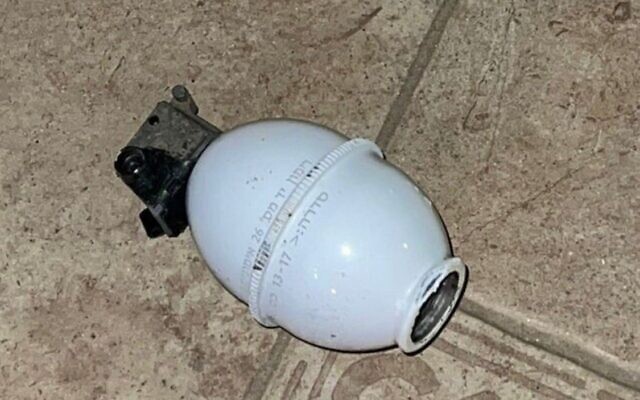 Une grenade lancée vers une habitation de Sdérot, le 1er janvier 2022. (Autorisation)