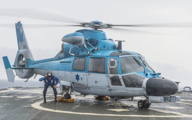 Illustration : Un hélicoptère Eurocopter AS565 Panther de l'armée de l'air israélienne atterrit à bord de l'USS Laboon le 13 mai 2015. (Photo de l'U.S. Navy par  Spécialiste en communication de masse de 3e classe Desmond Parks/ Libre de droit)