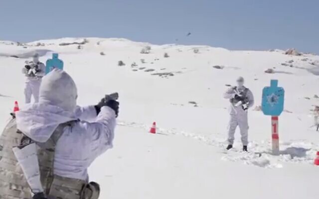 Une vidéo d'entraînement du Hezbollah dans la neige publiée le 15 février 2022. (Capture d'écran)