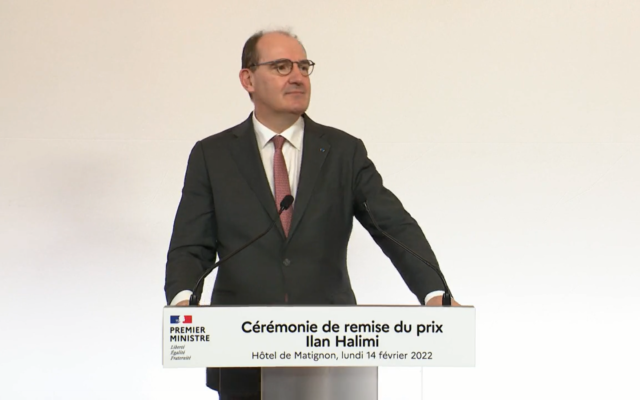 Le Premier ministre français Jean Castex prononce un discours lors de la remise du Prix Ilan Halimi, à Matignon, le 14 février 2022. (Capture d'écran Facebook)