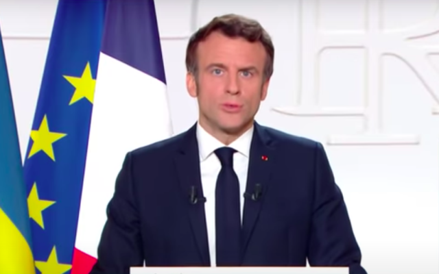 Emmanuel Macron lors de son discours sur l’Ukraine, le 2 mars 2022. (Crédit : capture d’écran Elysée)