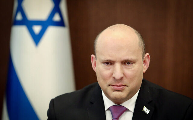 Le Premier ministre Naftali Bennett dirige une réunion du cabinet au bureau du Premier ministre à Jérusalem, le 14 mars 2022. (Crédit: Marc Israel Sellem/POOLFlash90)