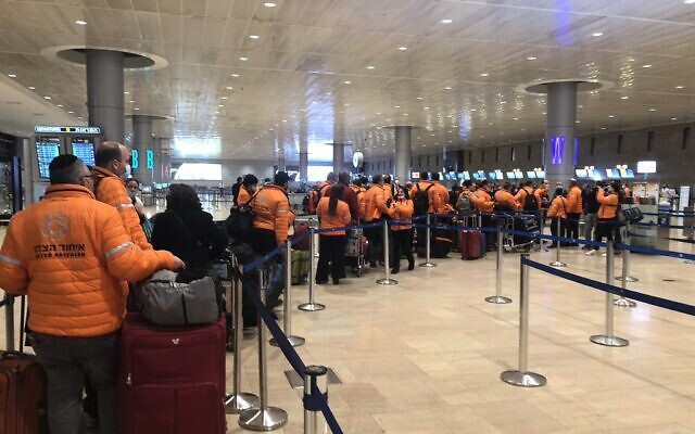 L'équipe de United Hatzalah en route vers la Moldavie, le 3 mars 2022 (Crédit: Times of Israel)