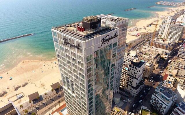Le nouvel hôtel  David Kempinski à Tel Aviv qui surplombe la méditerranée et qui ouvrira ses portes en avril 2022. (Autorisation : Kempinski)