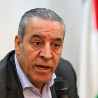 Le commissaire aux affaires civiles de l’Autorité palestinienne, Hussein al-Sheikh. (Crédit : WAFA)