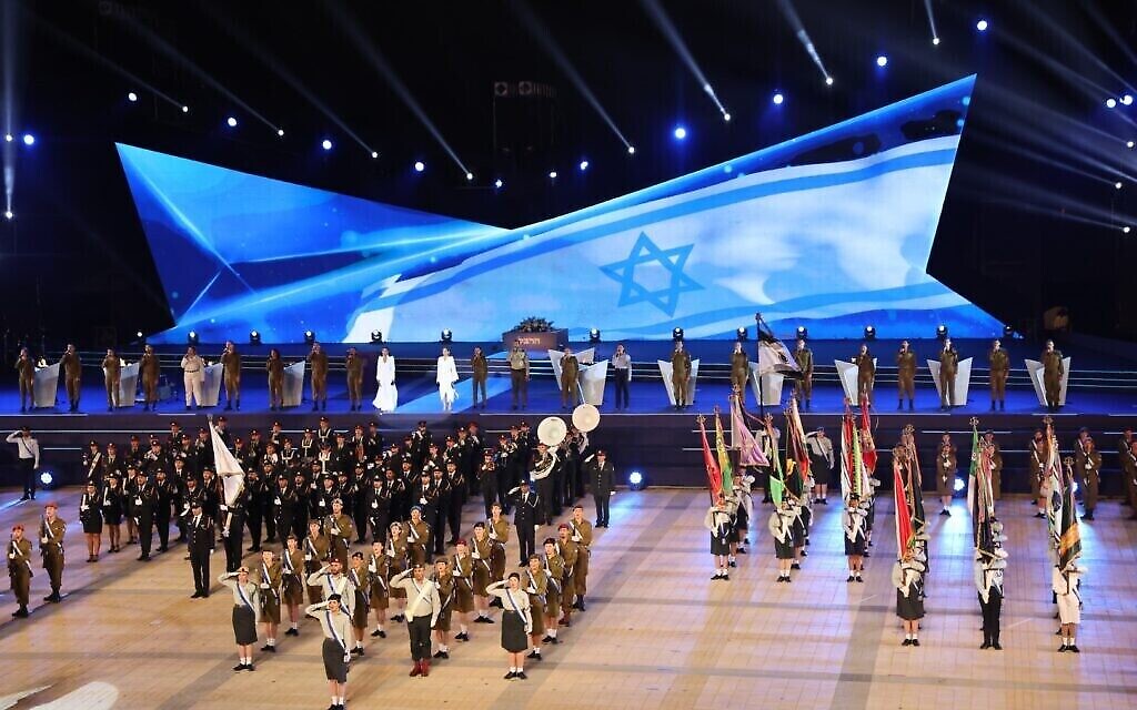 Soldats à la 74ème cérémonie du Jour de l’Indépendance, tenue au Mont Herzl, Jérusalem le 4 mai 2022 (Crédit : Yonatan Sindel/Flash90)