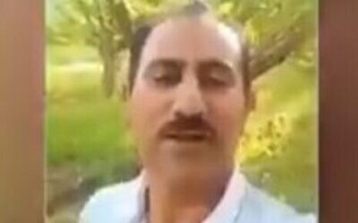 L'Iranien Mansour Rasouli nie dans une vidéo avoir été impliqué dans une tentative d'assassinat d'un diplomate israélien en Turquie, le 8 mai 2022. (Capture d'écran : Vidéo)