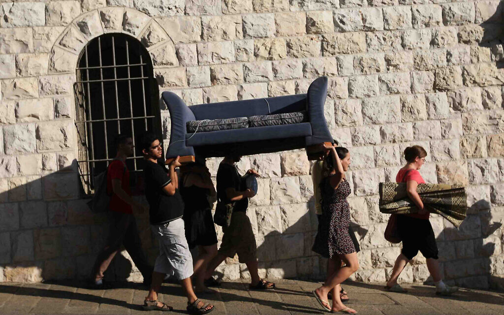 De jeunes Israéliens protestent contre les prix des logements à Jérusalem, le 21 juillet 2011. (Crédit: Kobi Gideon / Flash90)