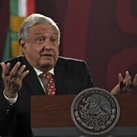 Le président mexicain Andres Manuel Lopez Obrador s'exprime lors de sa conférence de presse quotidienne à Mexico, le 6 juin 2022. (Crédit : Pedro Pardo/AFP)