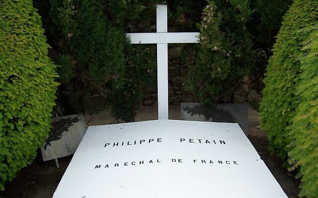 La tombe de Philippe Pétain, en 2008. (Crédit : Mathardy / CC BY-SA 3.0)