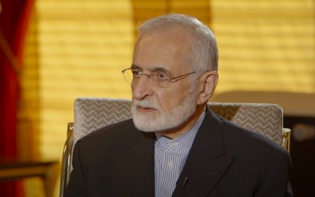 Kamal Kharazi, le chef du Conseil stratégique des relations étrangères de l'Iran, lors d'une interview avec Al-Jazeera, février 2019. (Crédit : Capture d'écran/YouTube)