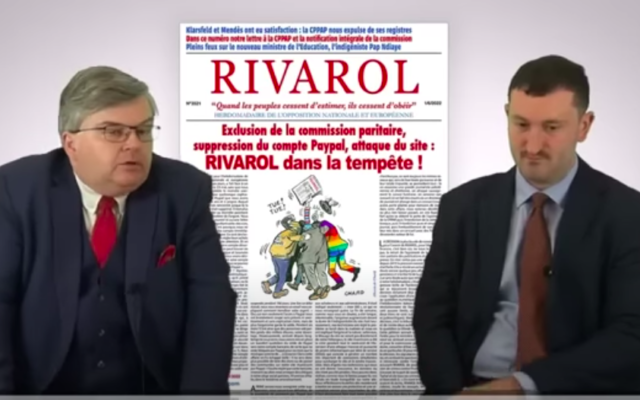 Jérôme Bourbon, directeur de publication, et un journaliste de Rivarol dans une vidéo datée de juillet 2022. (Crédit : capture d’écran Jérôme Bourbon / YouTube)